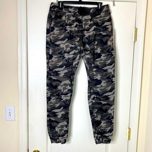 Men’s Grey Camouflage Pants